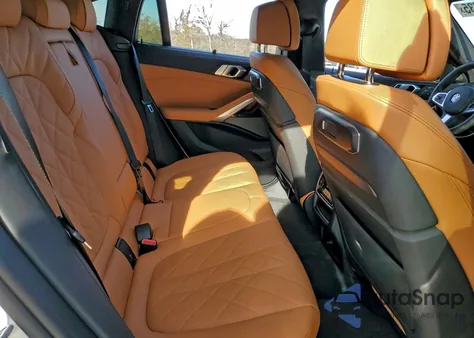 2026 BMW X6 xDrive40I z USA, uszkodzony, nr VIN 5UX33EX05T9216299